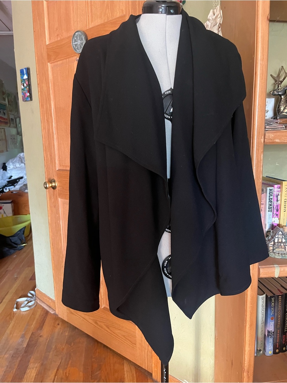 Jaeger 100% virgin wool crepe Black Draped Open-Front Women's Jacket